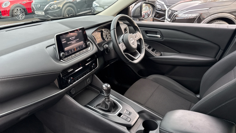 Nissan Qashqai 1.3 DiG-T MH Acenta Premium 5dr Petrol Hatchback